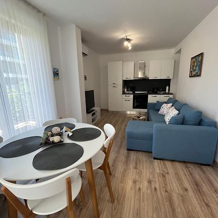 Azzurro Premium Apartment On Bulevard Bogoridi Burgas Екстер'єр фото