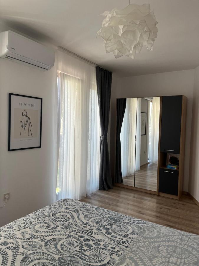 Azzurro Premium Apartment On Bulevard Bogoridi Burgas Екстер'єр фото