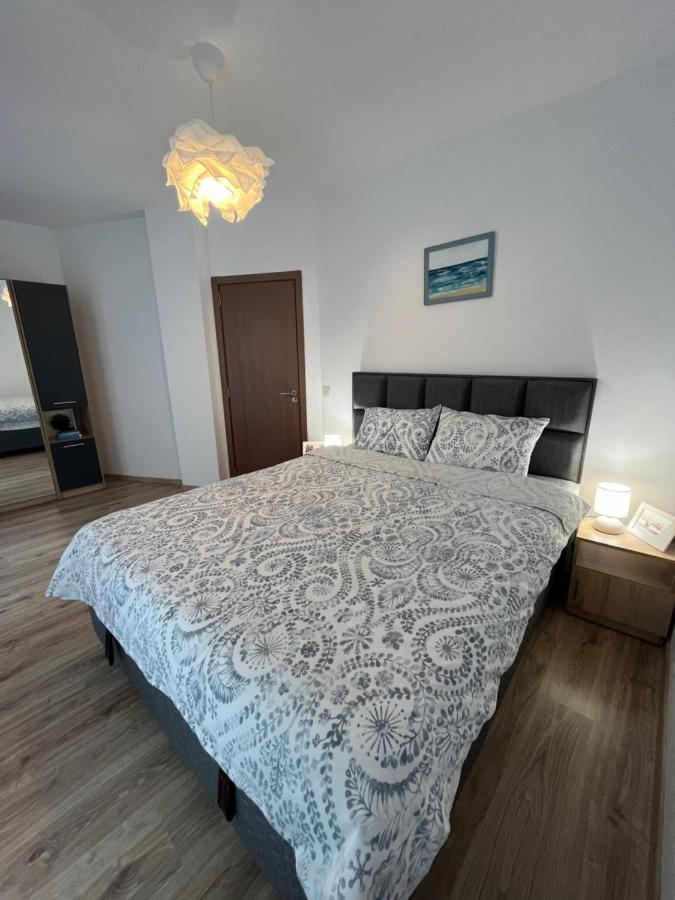 Azzurro Premium Apartment On Bulevard Bogoridi Burgas Екстер'єр фото