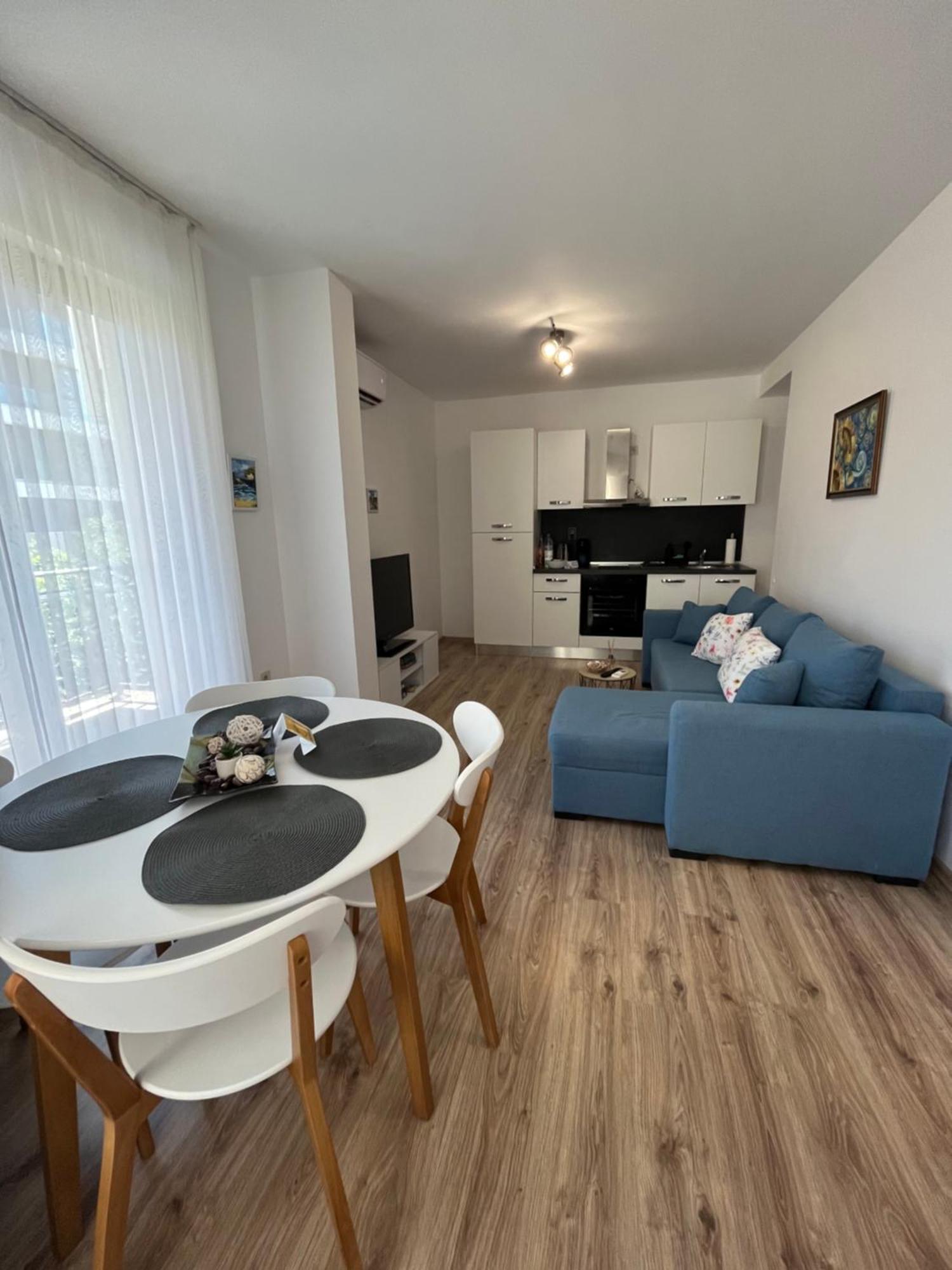 Azzurro Premium Apartment On Bulevard Bogoridi Burgas Екстер'єр фото