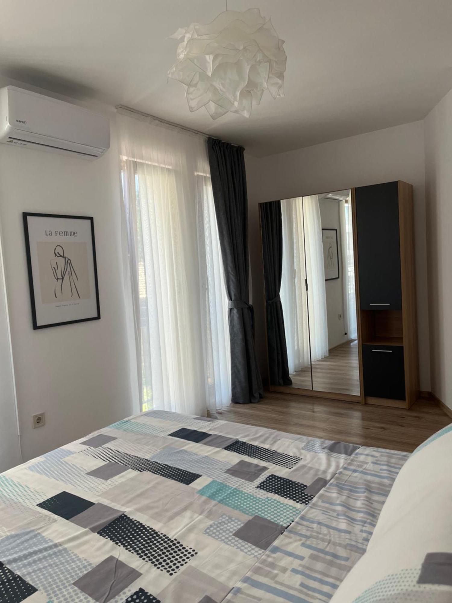 Azzurro Premium Apartment On Bulevard Bogoridi Burgas Екстер'єр фото