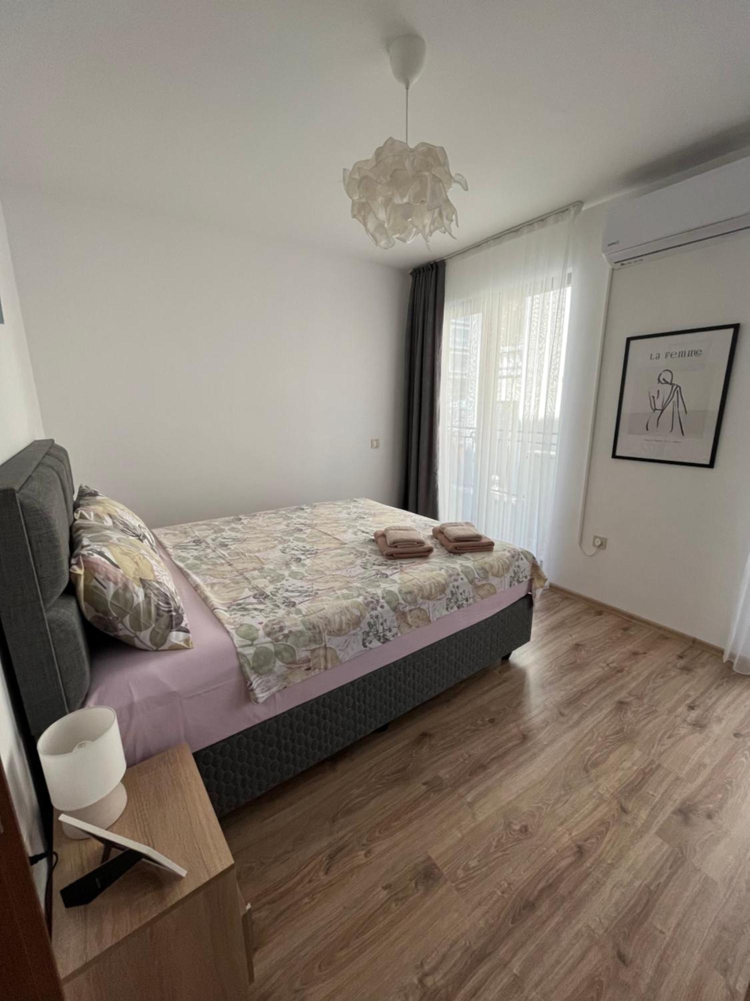 Azzurro Premium Apartment On Bulevard Bogoridi Burgas Екстер'єр фото