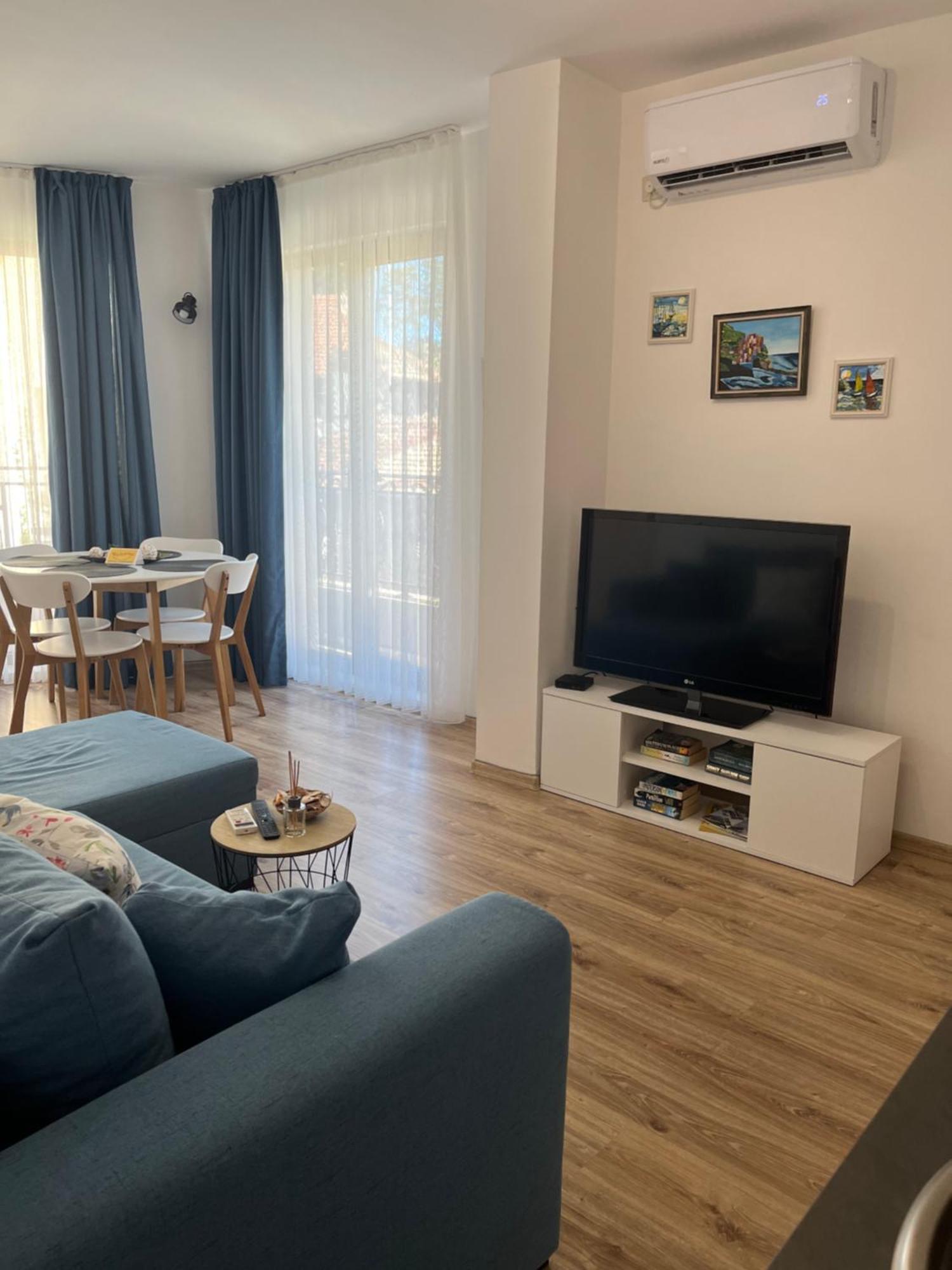 Azzurro Premium Apartment On Bulevard Bogoridi Burgas Екстер'єр фото