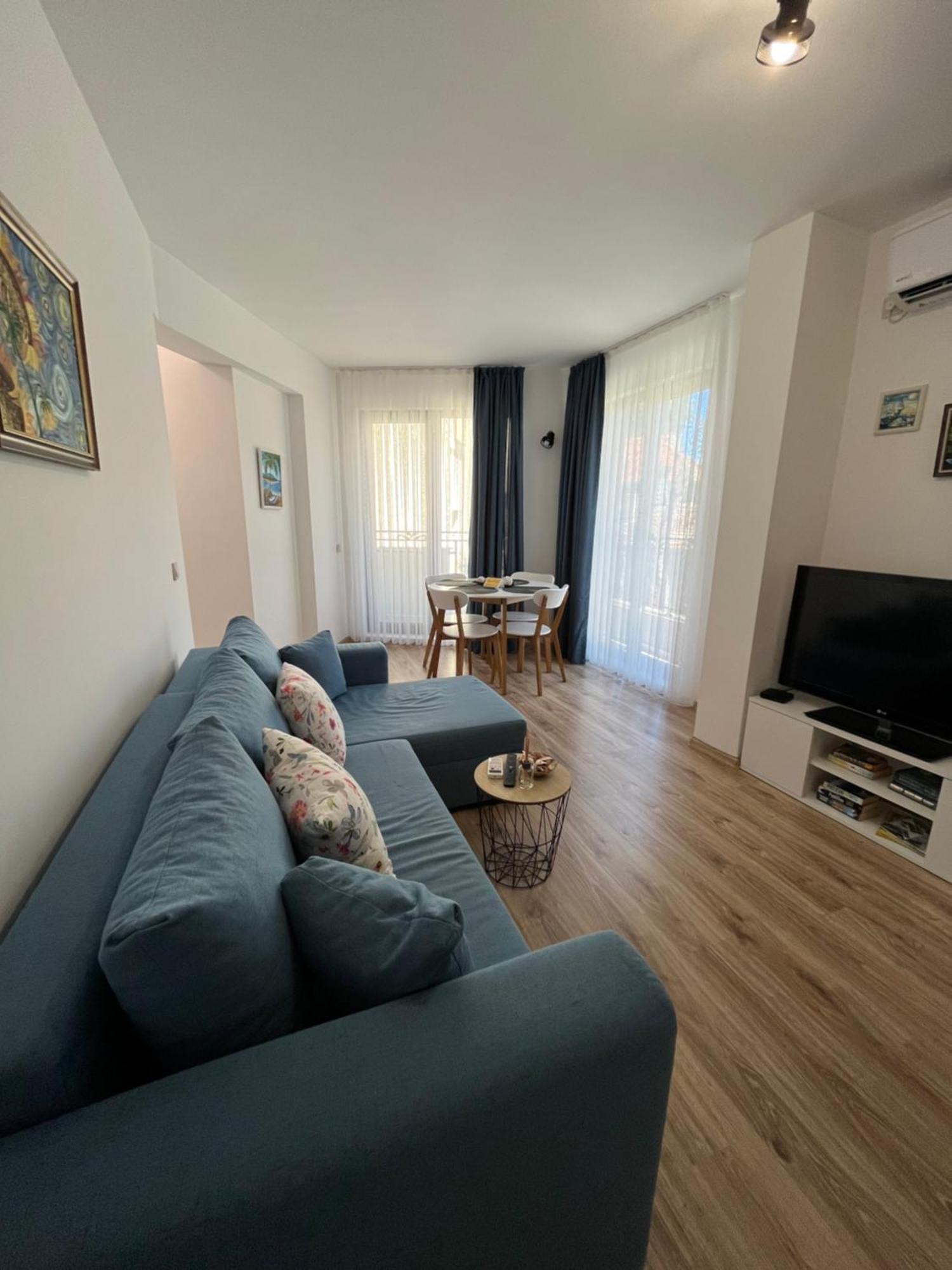Azzurro Premium Apartment On Bulevard Bogoridi Burgas Екстер'єр фото